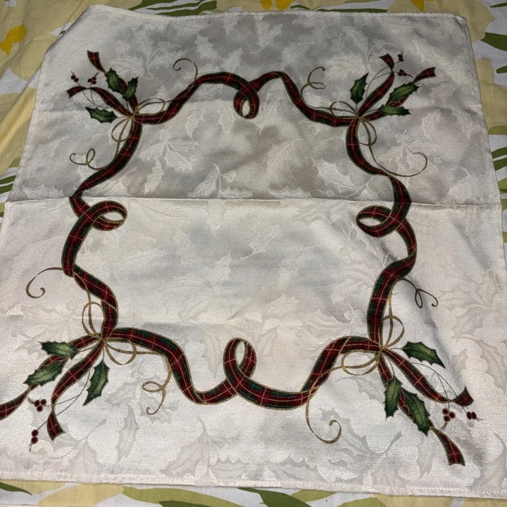 Lenox Holiday Nouveau Tablecloth 56